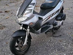 GILERA RUNNER 200VXR CANTON LUCERNE -