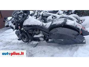 VICTORY CROSS COUNTRY, CHOPPERS / CRUISERS / CUSTOM