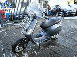 PIAGGIO VESPA WOTHERSPOON