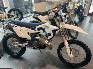 HUSQVARNA TE 300 I, NEUFAHRZEUG MODELL 26