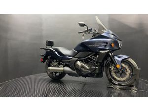 2015 HONDA® CTX700 DCT ABS