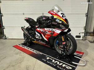 BMW M1000RR BY ALPHA RACING