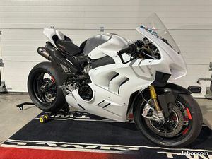 DUCATI PANIGALE V4R BY TWR