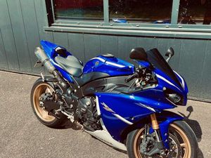 YAMAHA YZF - R1 CROSSPLANE 2013