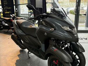 YAMAHA TRICITY 300 NEUWERTIG, TOP ZUSTAND IN GRAU