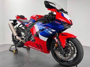 HONDA CBR 1000 RR-R FIREBLADE *NEUWERTIG *SERVICE NEU