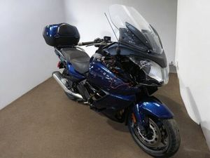TRIUMPH TROPHY SE 2013 1215 CM3 | MOTO ROUTIÈRE | 76 102 KM | BLEU | 45290 PRESSIGNY LES PINS