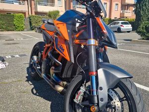 KTM 1290 SUPER DUKE R