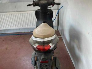 ② PEUGEOT KISBEE, BRUIN, TYPE K1, VARIANT AB, VERSIE AA