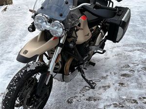 MOTO GUZZI V85 TT TRAVEL