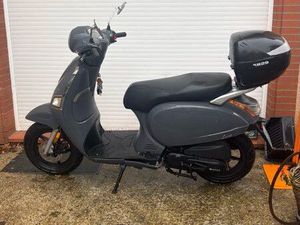 SCOOTER ORCAL ISCA 50 – BON ÉTAT MÉCANIQUE – 1 000 (NÉGOCIABLE)