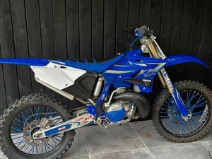② YAMAHA YZ250