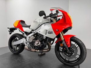 YAMAHA XSR 900 GP *NEUFAHRZEUG MJ25