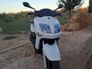 YAMAHA VERSITY 300 BIANCO