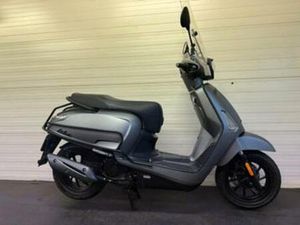 JONGE EN COMPLETE KYMCO NEW LIKE SPECIAL 45KM 2.100KM OUD! — SCOOTERS | KYMCO — MARKTPLAATS