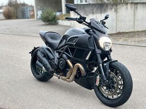 DUCATI DIAVEL DARK *DESMO ERLEDIGT + ABSOLUT TOP*