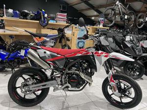 ② FANTIC MOTARD 125 XMF 4T PERFORMANCE