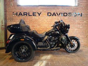 ② HARLEY-DAVIDSON TOURING TRI GLIDE ULTRA