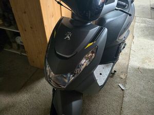 SCOOTER PEUGEOT KISBEE 1400KM