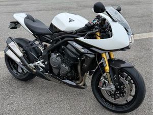 TRIUMPH SPEED TRIPLE RR