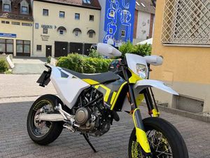 HUSQVARNA 701 SUPERMOTO | 2021 | A2 | 6.109 KM |