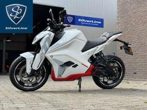 NIEUW: ULTRAVIOLETTE F77 SUPER STREET 100% ELEKTRISCH — MOTOREN | OVERIGE MERKEN — MARKTPLAATS