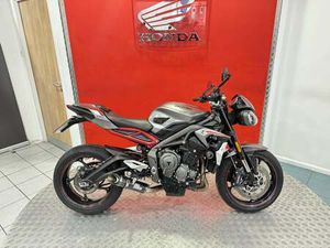 USED TRIUMPH STREET TRIPLE 765 R FOR SALE IN SURREY