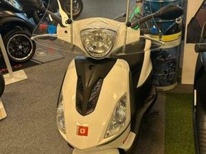 WINDSCHERM — SCOOTERS | SYM — MARKTPLAATS