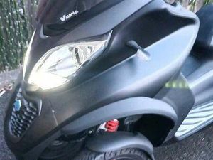 ② PIAGGIO SPORT 500 MP3