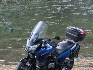 SUZUKI VSTROM 650 MEALHADA, VENTOSA DO BAIRRO E ANTES