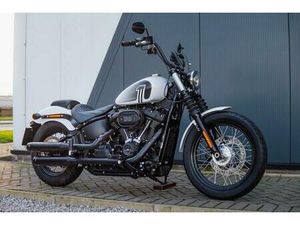 HARLEY-DAVIDSON STREET BOB 114 1868 CC