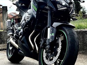 KAWASAKI Z800 COMO NOVA