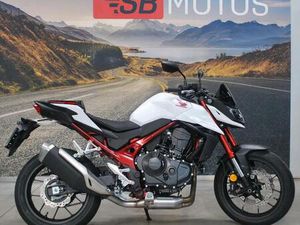 ② HONDA CB750 HORNET CB 750 (ANNÉE DE CONSTRUCTION 2024)