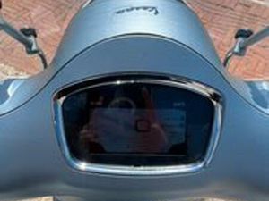 VESPA 300 GTS SUPER TECH