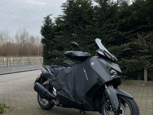 ② YAMAHA XMAX 300, 2/2025, 5400 KMS