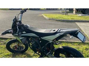 VENDO FANTIC MOTOR MOTARD 50 PERFORMANCE 2T (2020) USATA A LARI (CODICE 9909593) - MOTO.IT