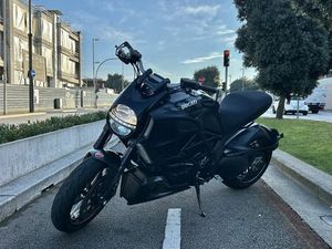 DUCATI DIAVEL CARBON 1200 LORDELO DO OURO E MASSARELOS