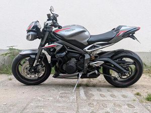 TRIUMPH STREET TRIPLE 765 RS 2020