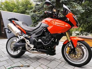 TRIUMPH TIGER 1050