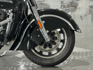 2017 INDIAN MOTORCYCLE® ROADMASTER® THUNDER BLACK