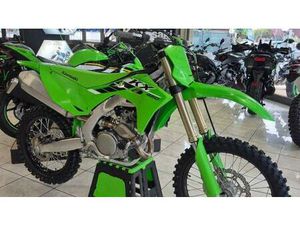 VENDO KAWASAKI KX 450 (2025) USATA A SALUZZO (CODICE 9909325) - MOTO.IT