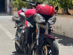 TRIUMPH - STREET TRIPLE 660 S
