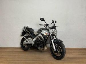 SUZUKI - GSR 600
