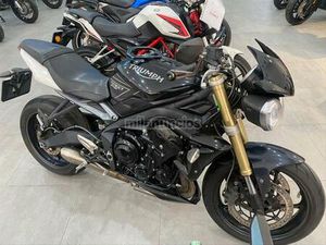 TRIUMPH - STREET TRIPLE