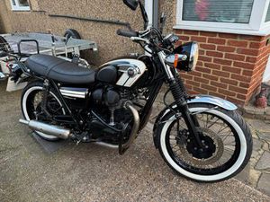 KAWASAKI W800 BLACK EDITION CRUISER 773 CC