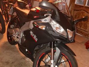 APRILLIA RS4 125, QUICKSHIFTER, ARROW EG AUSPUFF, TIEFERLEGUNG