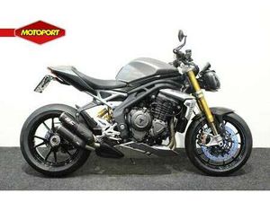 TRIUMPH SPEED TRIPLE 1200 RS ZWART