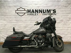 2018 HARLEY-DAVIDSON® CVO™ STREET GLIDE® DARK ALLOY & BLACK DENIM FLHXSE