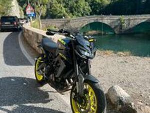 YAMAHA MT 09