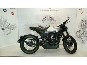 VENDO BRIXTON MOTORCYCLES CROSSFIRE 125 (2023 - 26) NUOVA A PONTELONGO (CODICE 9739800) - MOTO.IT